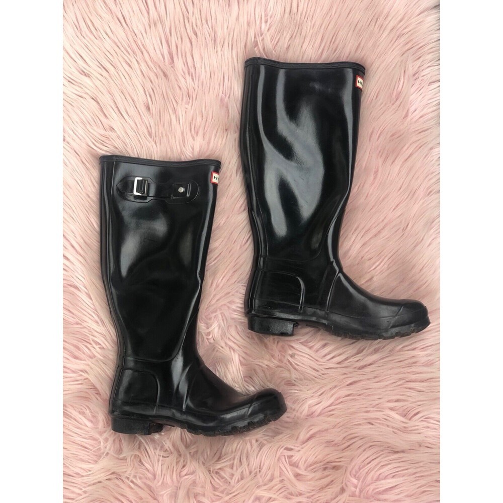 Hunter Original Tall Gloss Rain Boot for Women, Size US 6 - Black